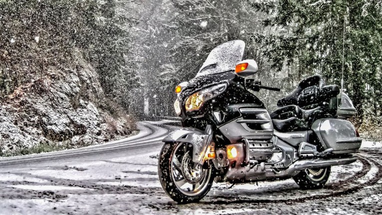 Comment éviter de tomber en l'hypothermie quand on roule à moto ?